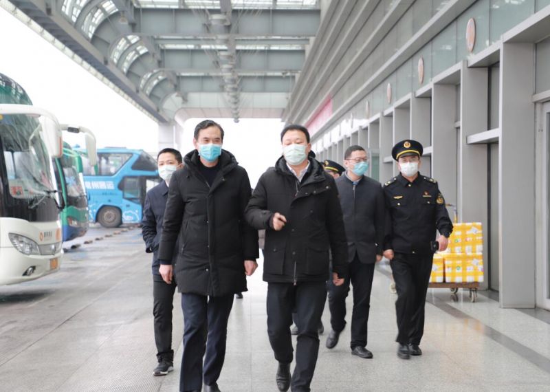 局領(lǐng)導(dǎo)至常州汽車站開展節(jié)前一線服務(wù)窗口走訪和安全、防疫督查