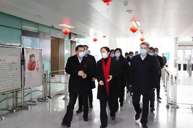 市領導至車站走訪慰問和疫情防控、保供應保安全保暢通工作督查